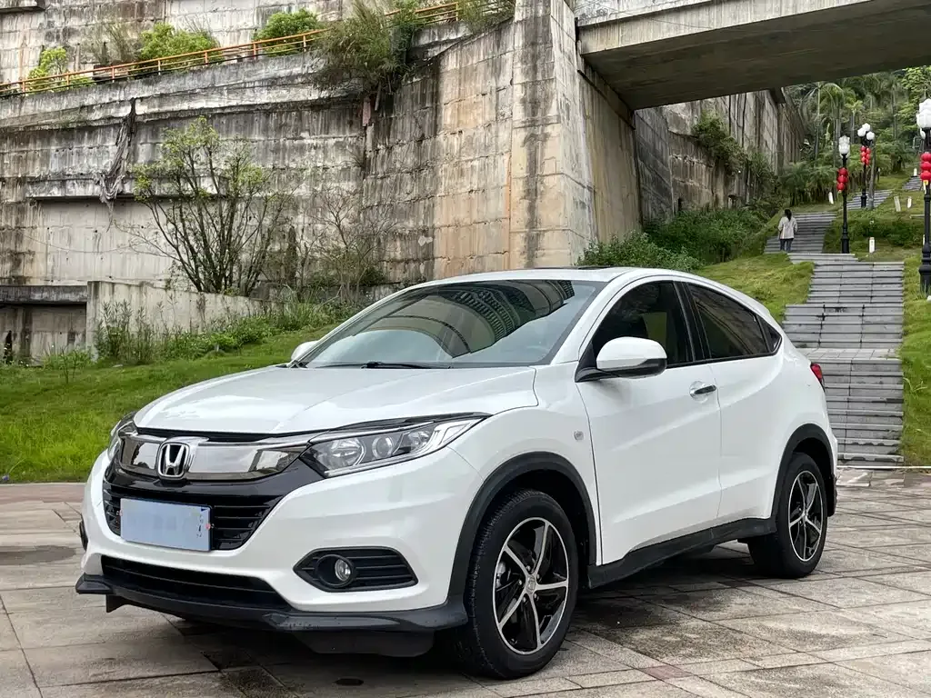 Honda Vezel — фото 1
