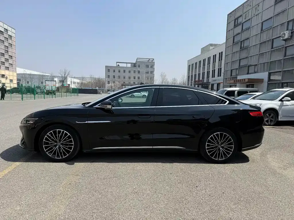 BYD Han — фото 5
