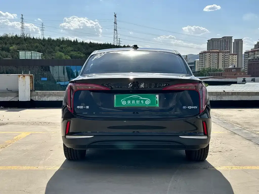 Hongqi E-QM5 — фото 2