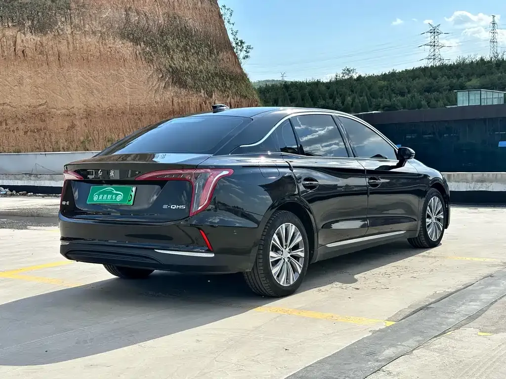 Hongqi E-QM5 — фото 8
