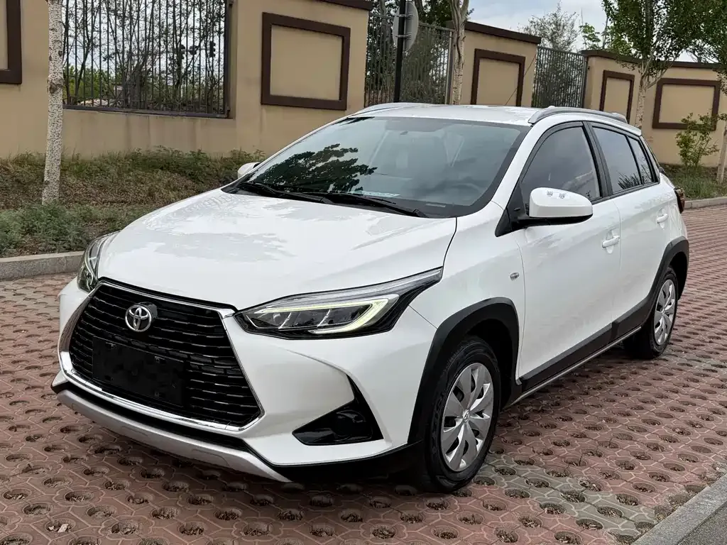 Toyota Yaris L