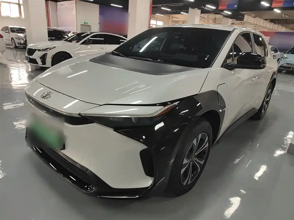 Toyota bZ4X 2023 из CN, фото 10