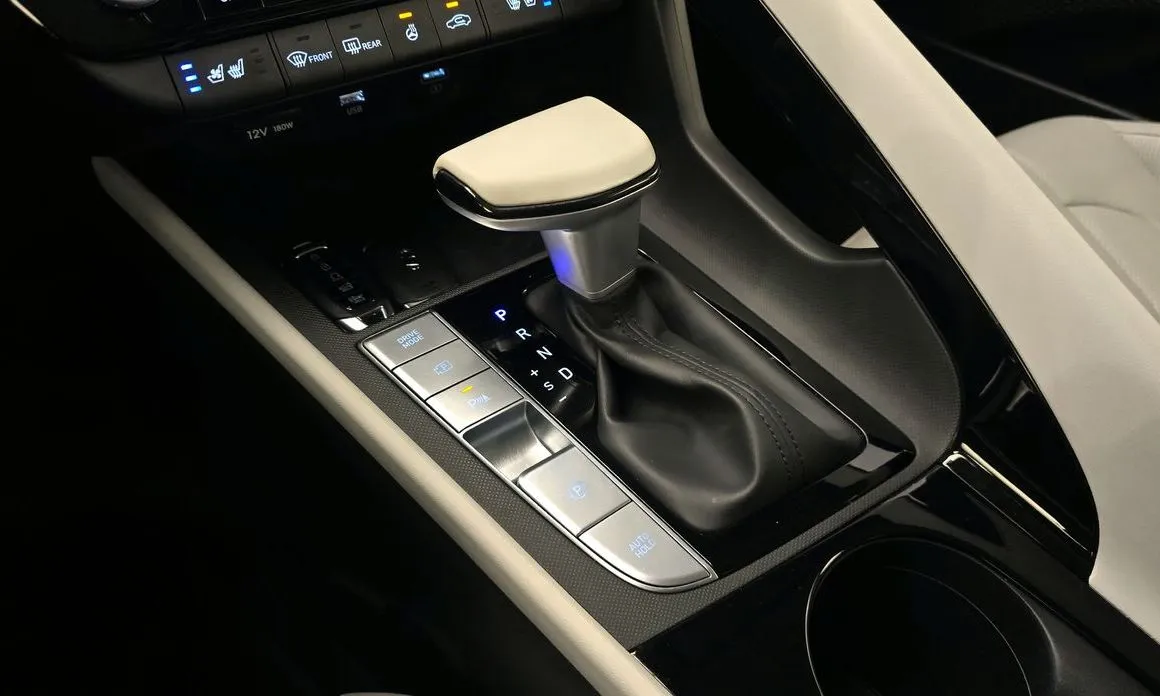 Hyundai AVANTE — фото 4
