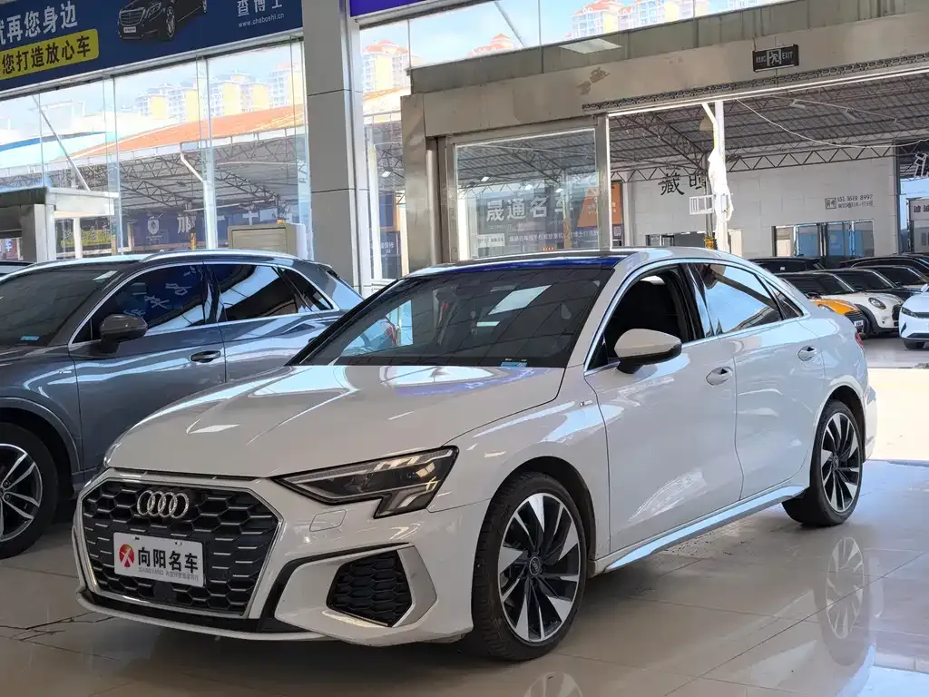 Audi A3 — фото 1
