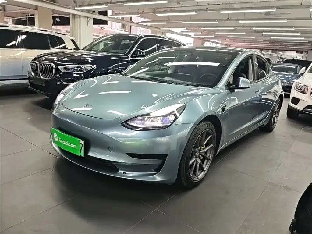 Tesla Model 3 — фото 10