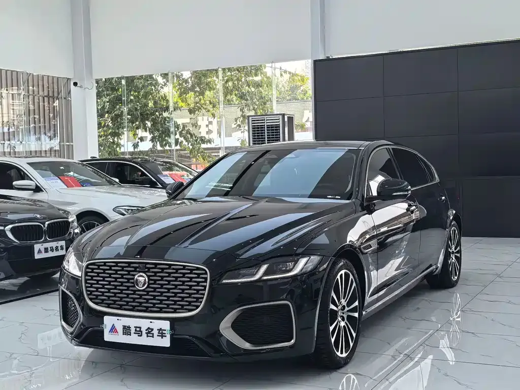 Jaguar XFL — фото 1