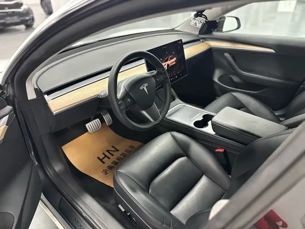 Tesla Model 3 — фото 6