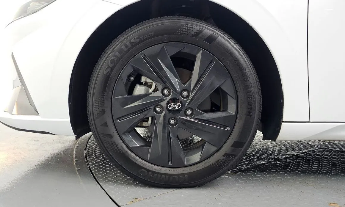 Hyundai AVANTE — фото 6