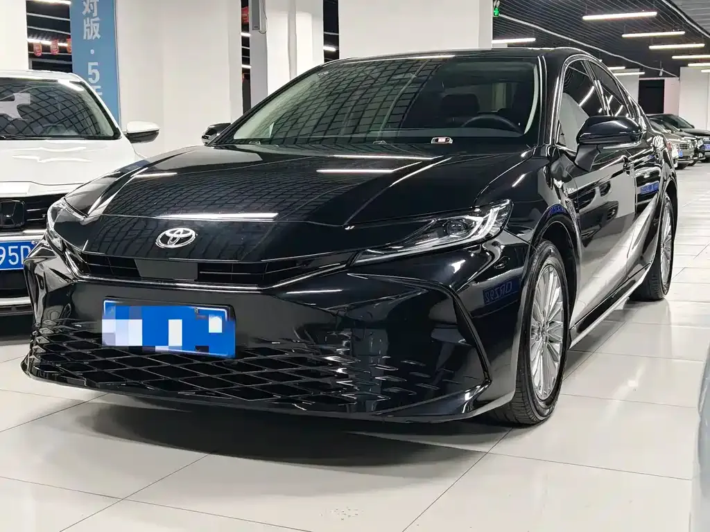 Toyota Camry 2024 из CN, фото 1