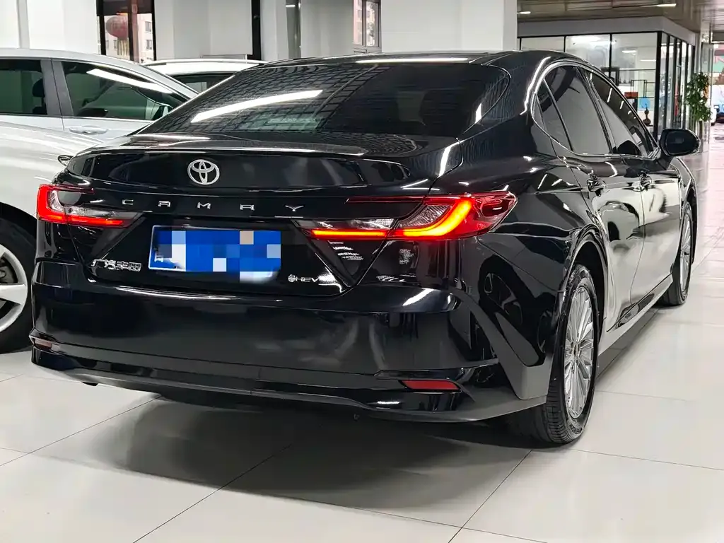 Toyota Camry 2024 из CN, фото 10
