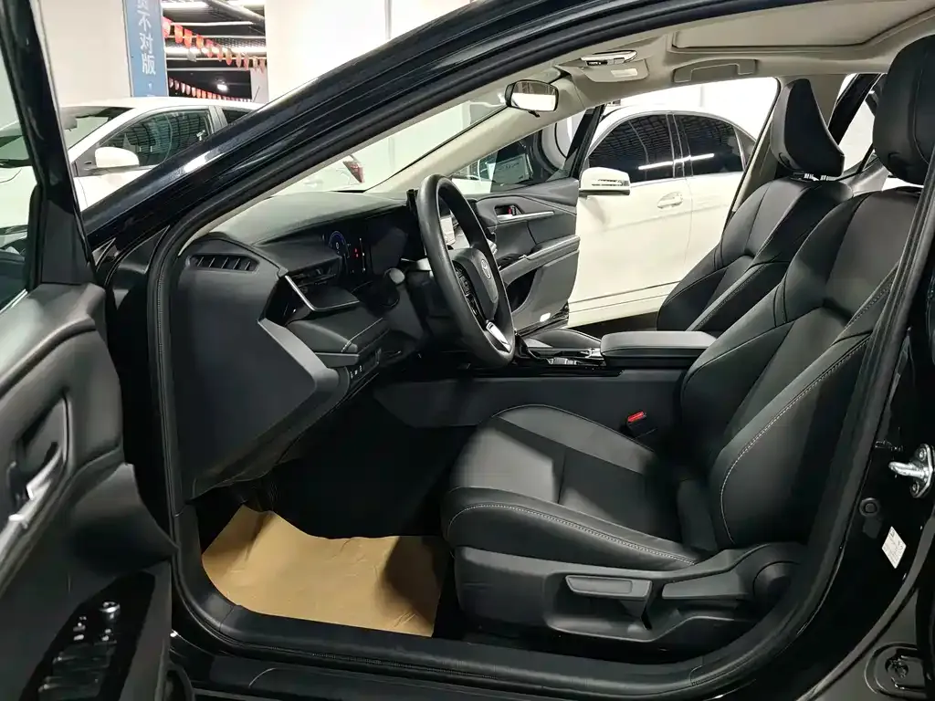 Toyota Camry 2024 из CN, фото 6