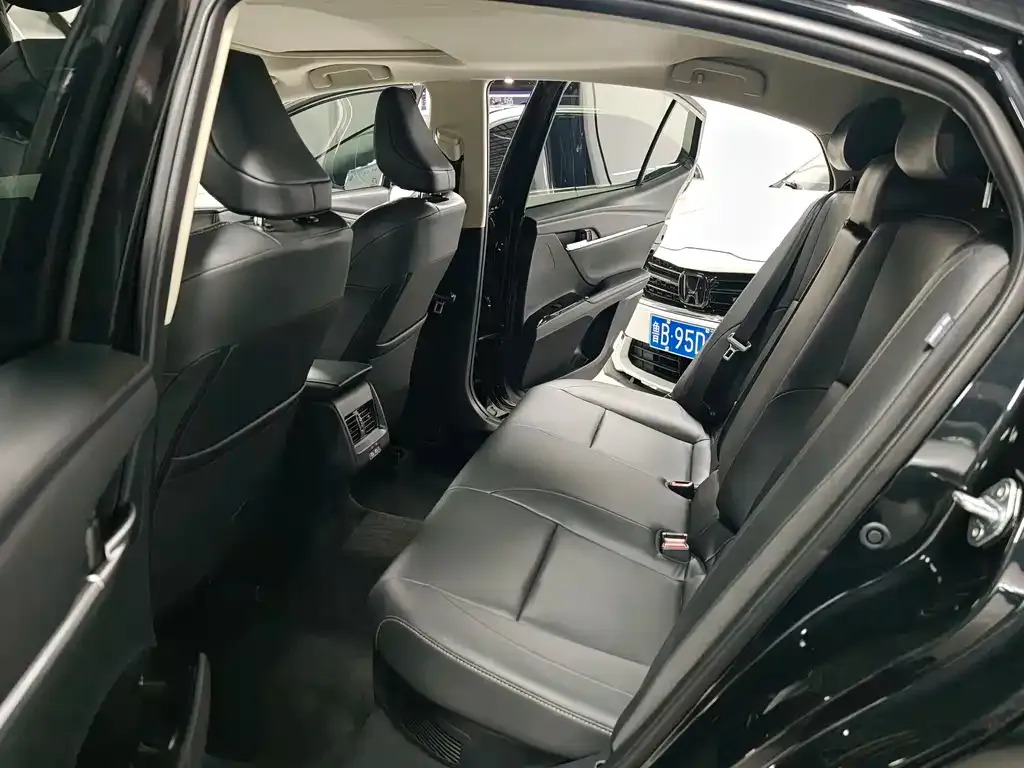 Toyota Camry 2024 из CN, фото 5