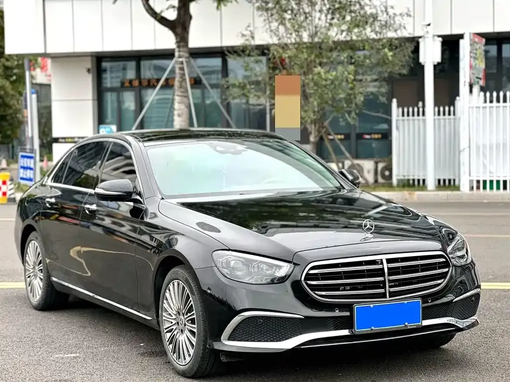 Mercedes-Benz E-Class — фото 9