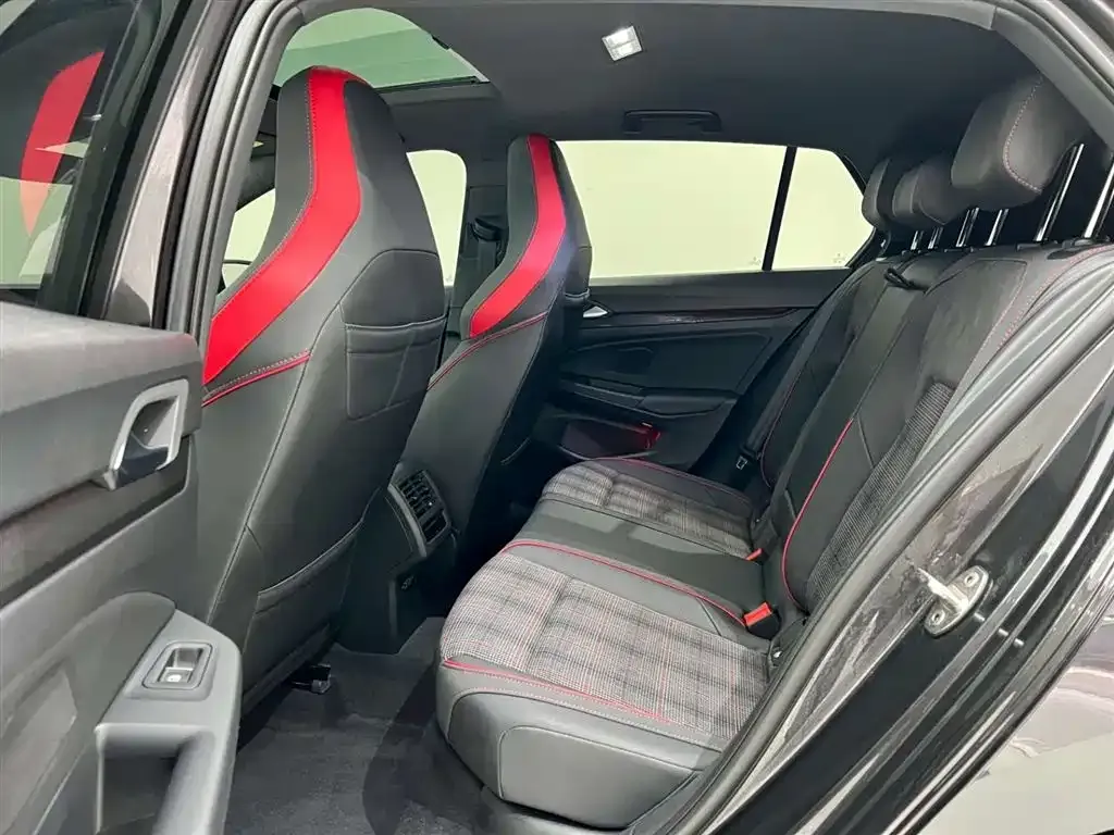 Volkswagen Golf GTI 2023 из CN, фото 9