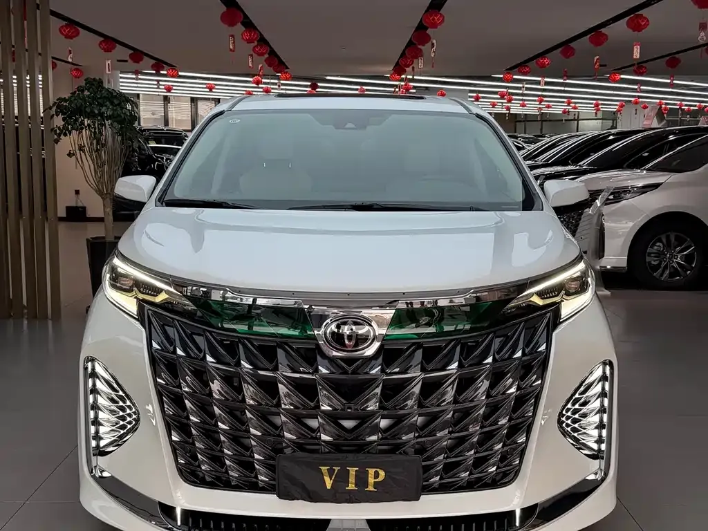 Toyota Granvia — фото 6