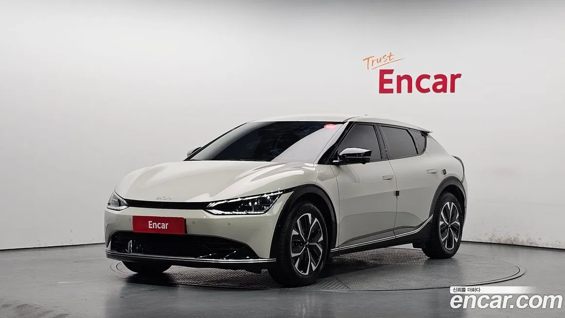 Kia EV6 — фото 1