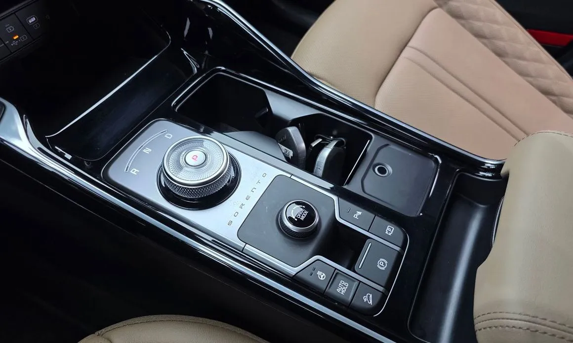 Kia Sorento — фото 7