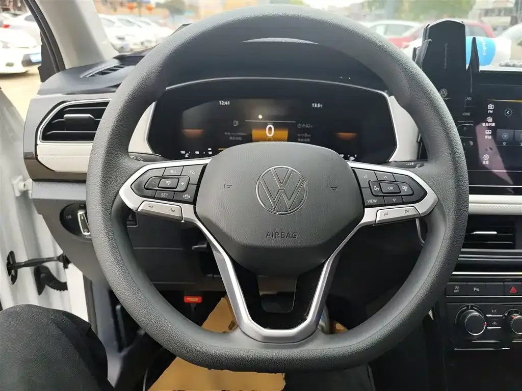 Volkswagen Tharu — фото 5