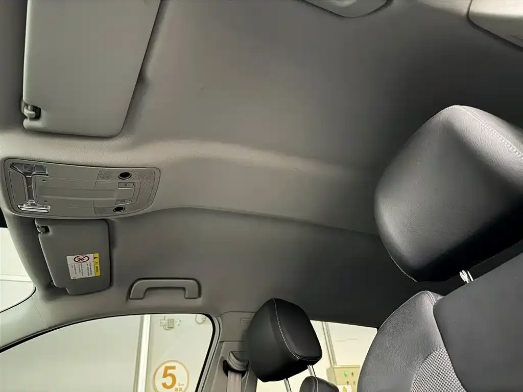 Audi Q2L e-tron 2021 из CN, фото 2