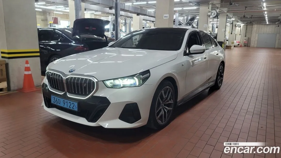 BMW i5