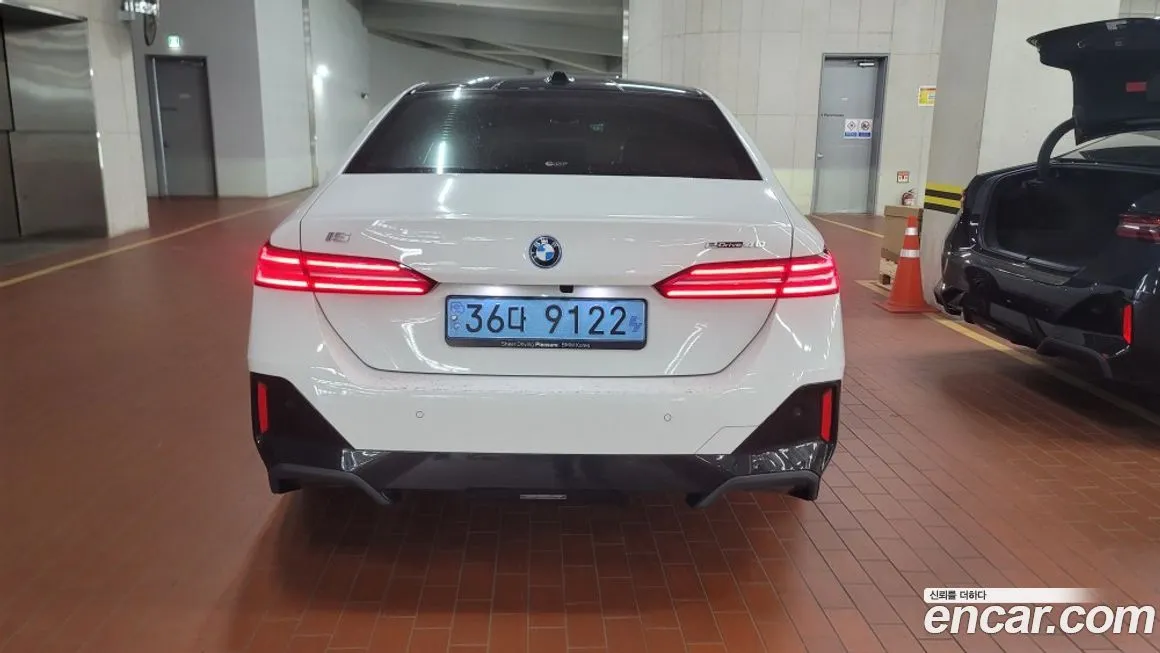 BMW i5 2024 из KR, фото 2
