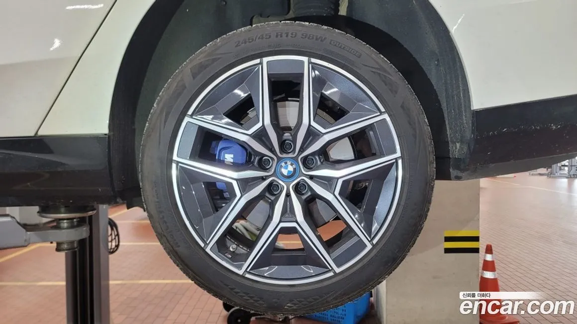 BMW i5 2024 из KR, фото 7