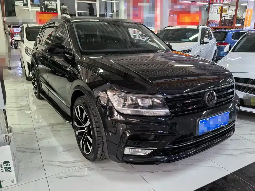 Volkswagen Tiguan L — фото 8