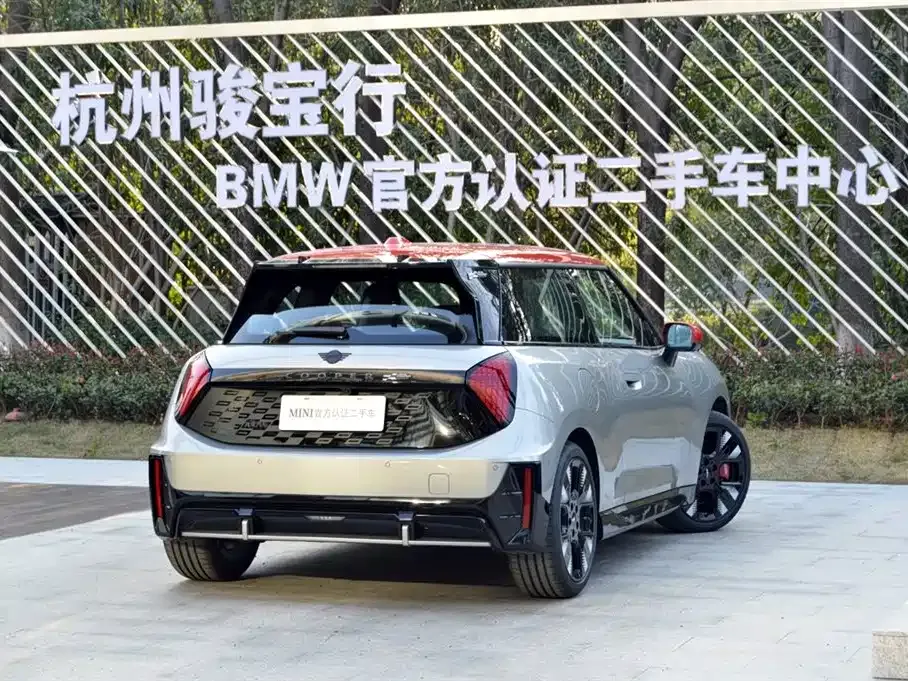 MINI JCW Electric 2025 из CN, фото 6