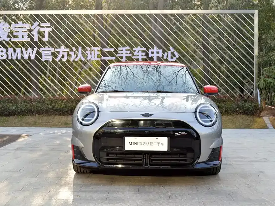 MINI JCW Electric 2025 из CN, фото 4