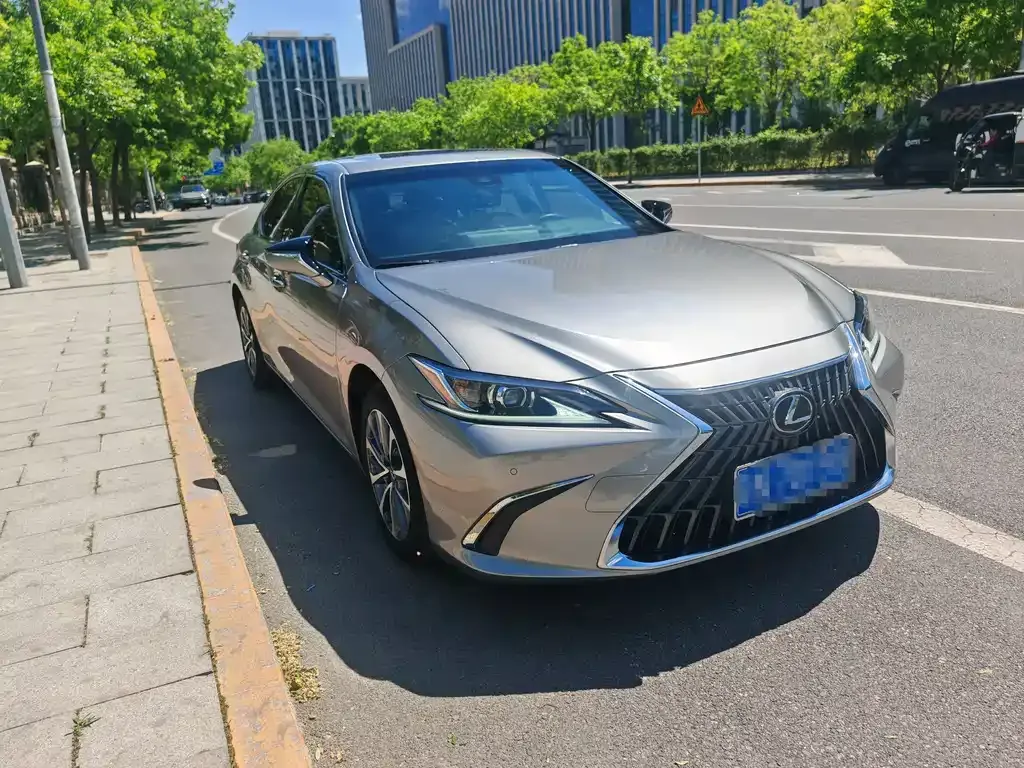 Lexus ES — фото 4