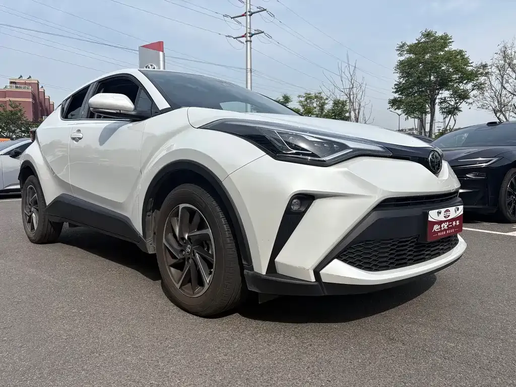 Toyota C-HR — фото 8