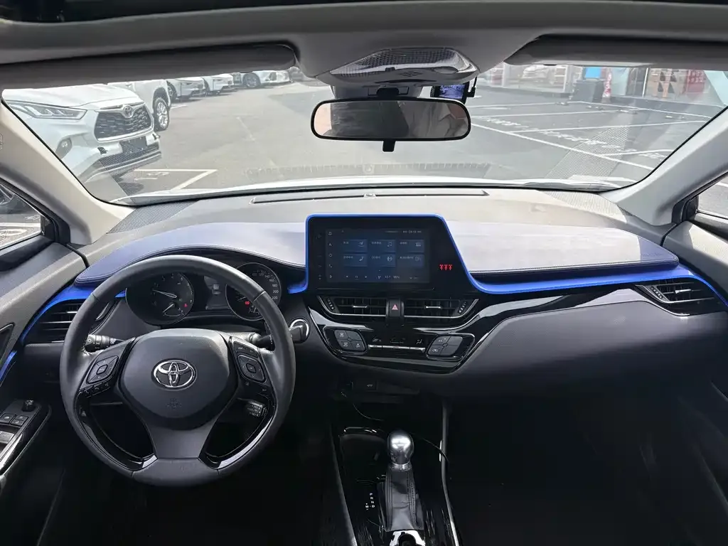 Toyota C-HR — фото 6