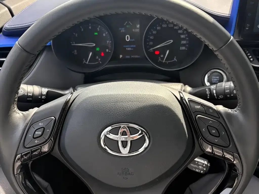 Toyota C-HR — фото 4