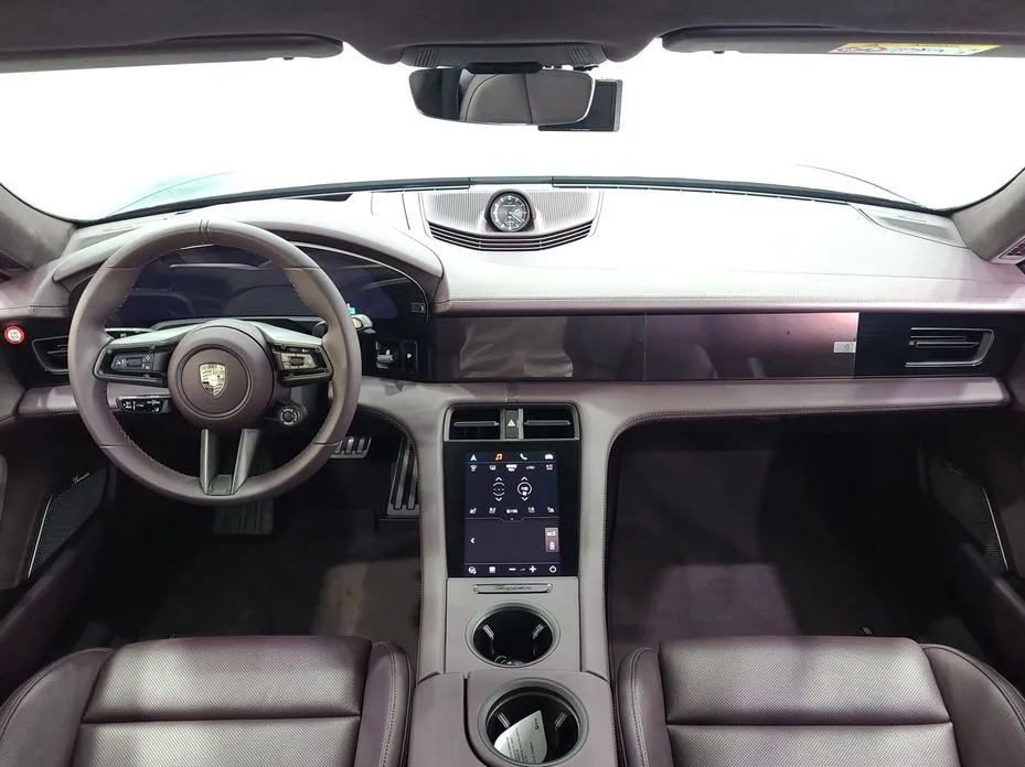 Porsche Taycan 2025 из KR, фото 3