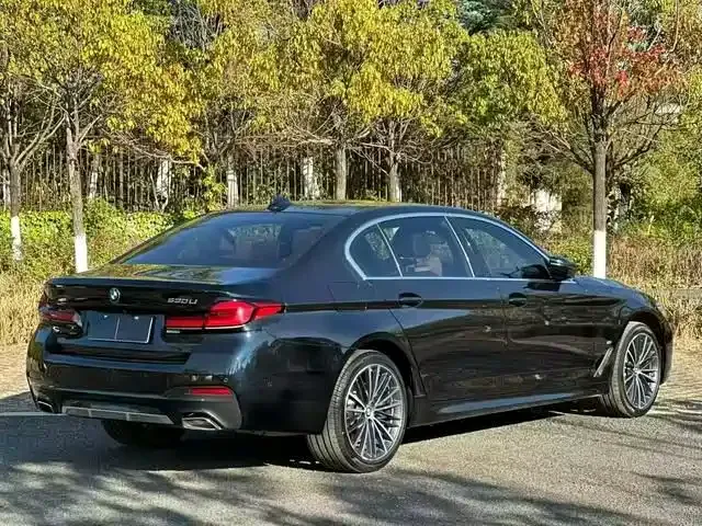 BMW 5 Series — фото 8