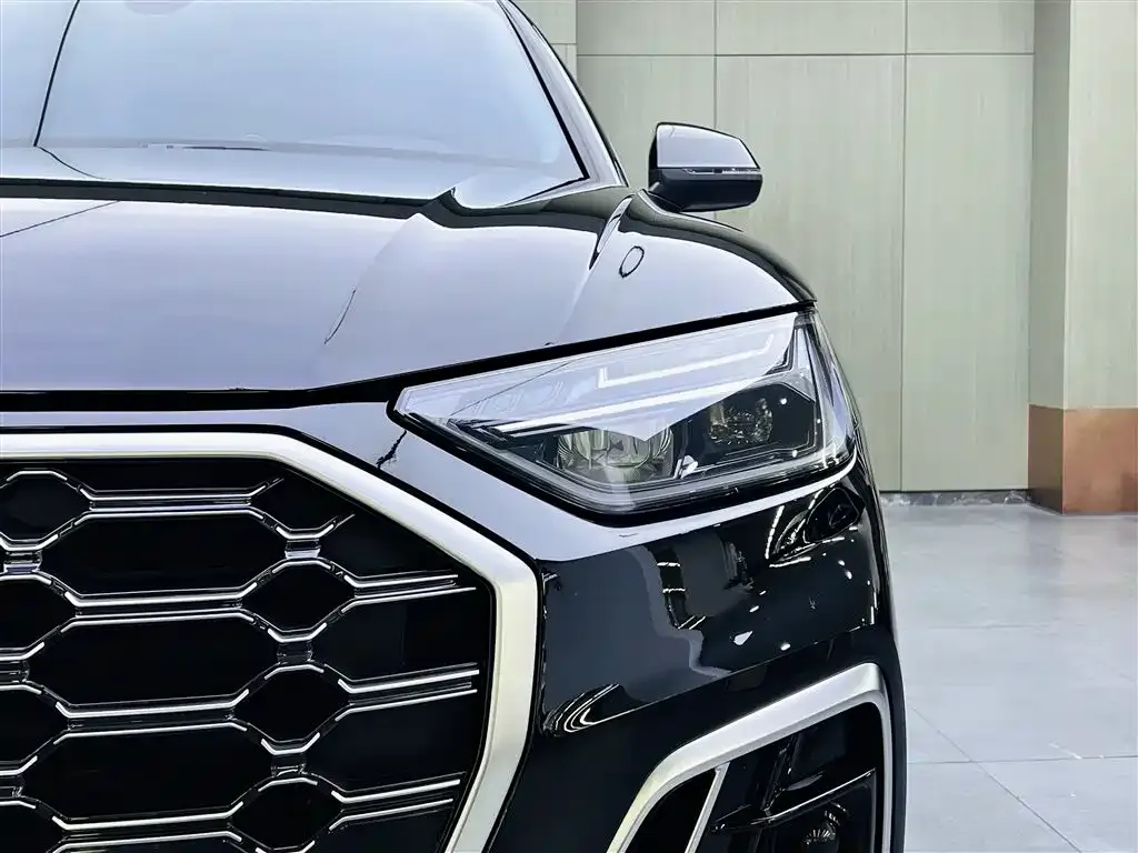 Audi Q5L — фото 9