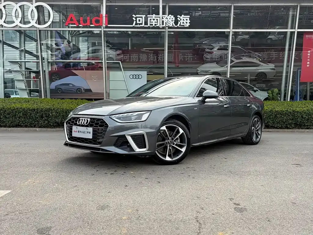 Audi A4L — фото 1