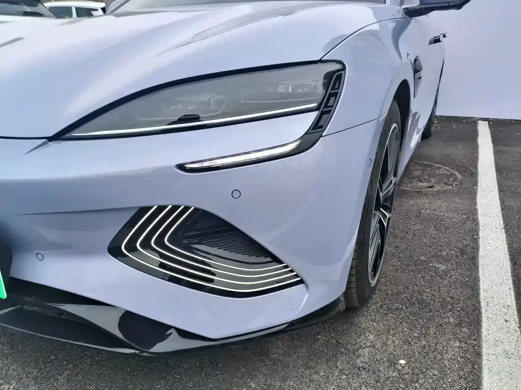 BYD Seal — фото 10
