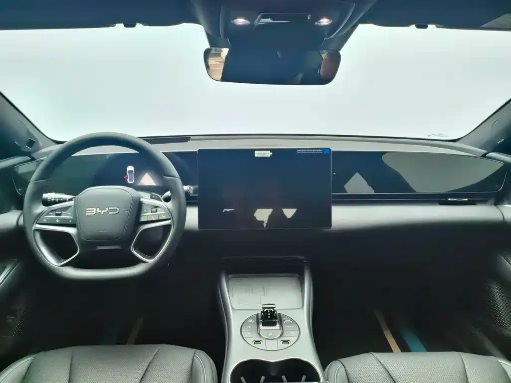 BYD Seal — фото 2