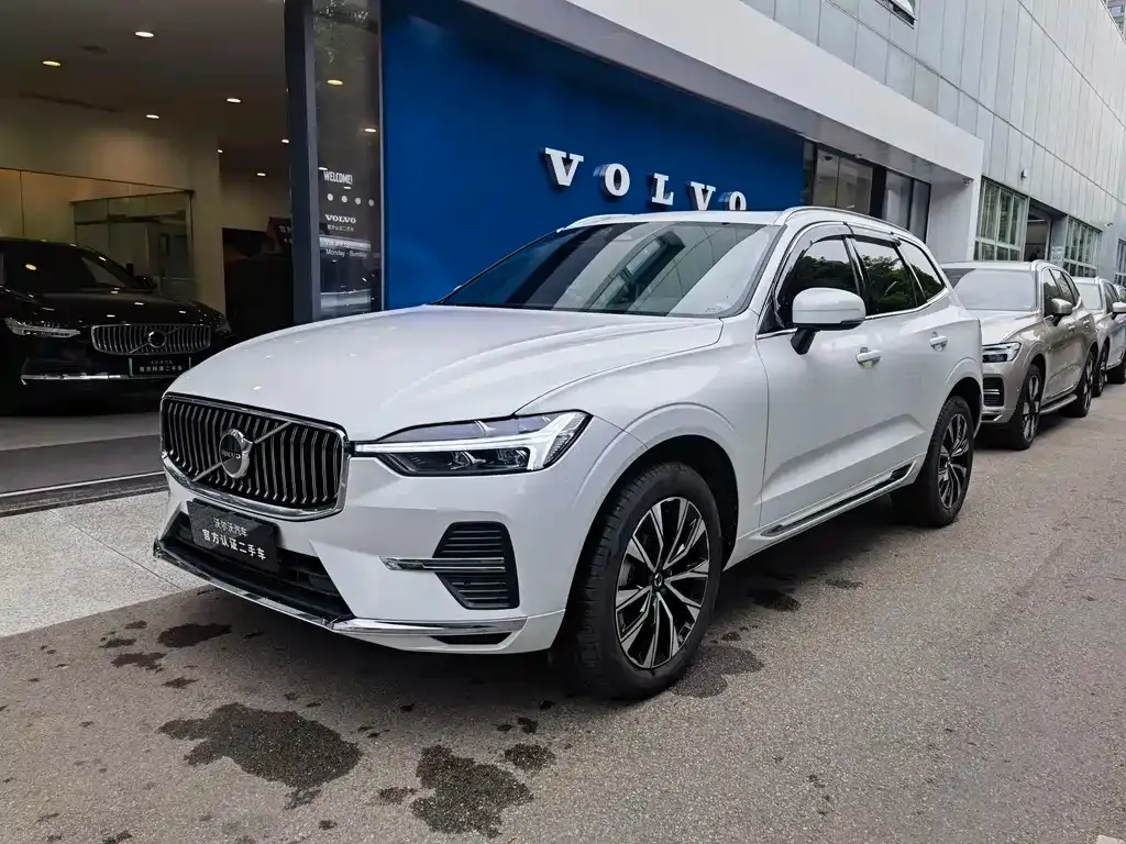 Volvo XC60 — фото 1