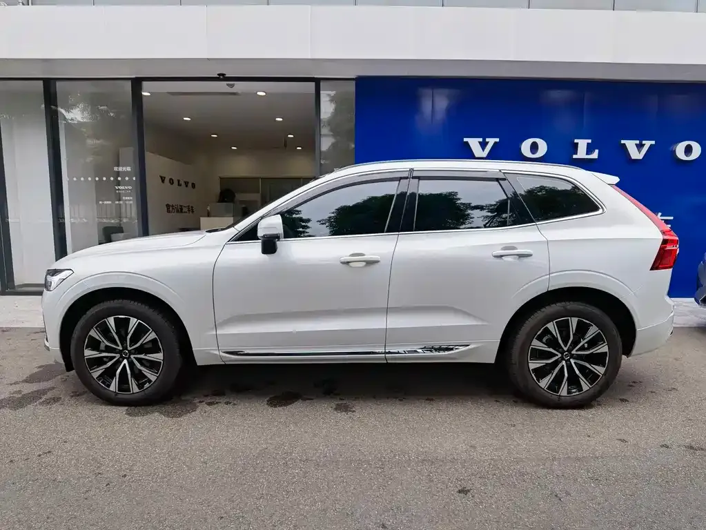 Volvo XC60 — фото 5