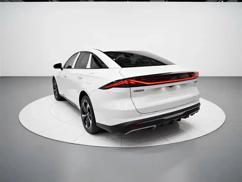 Geely Galaxy L6 — фото 3