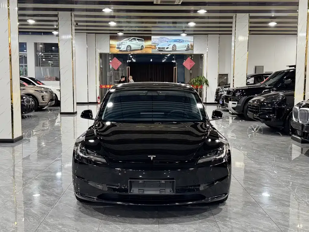Tesla Model 3 — фото 9