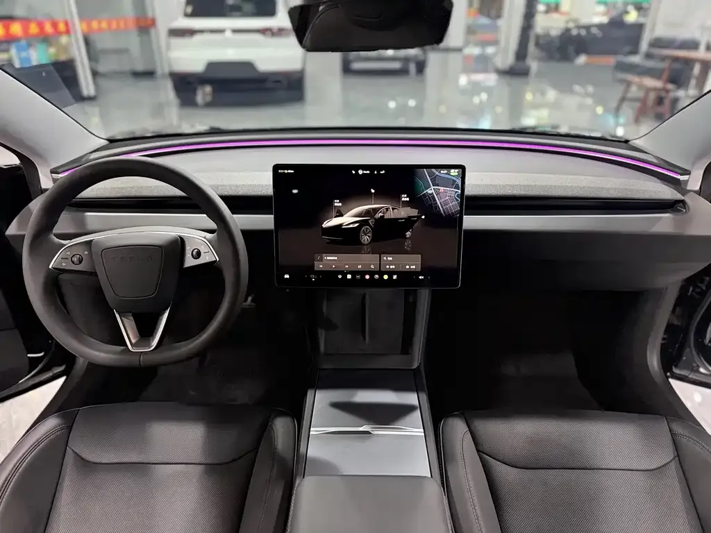 Tesla Model 3 — фото 7