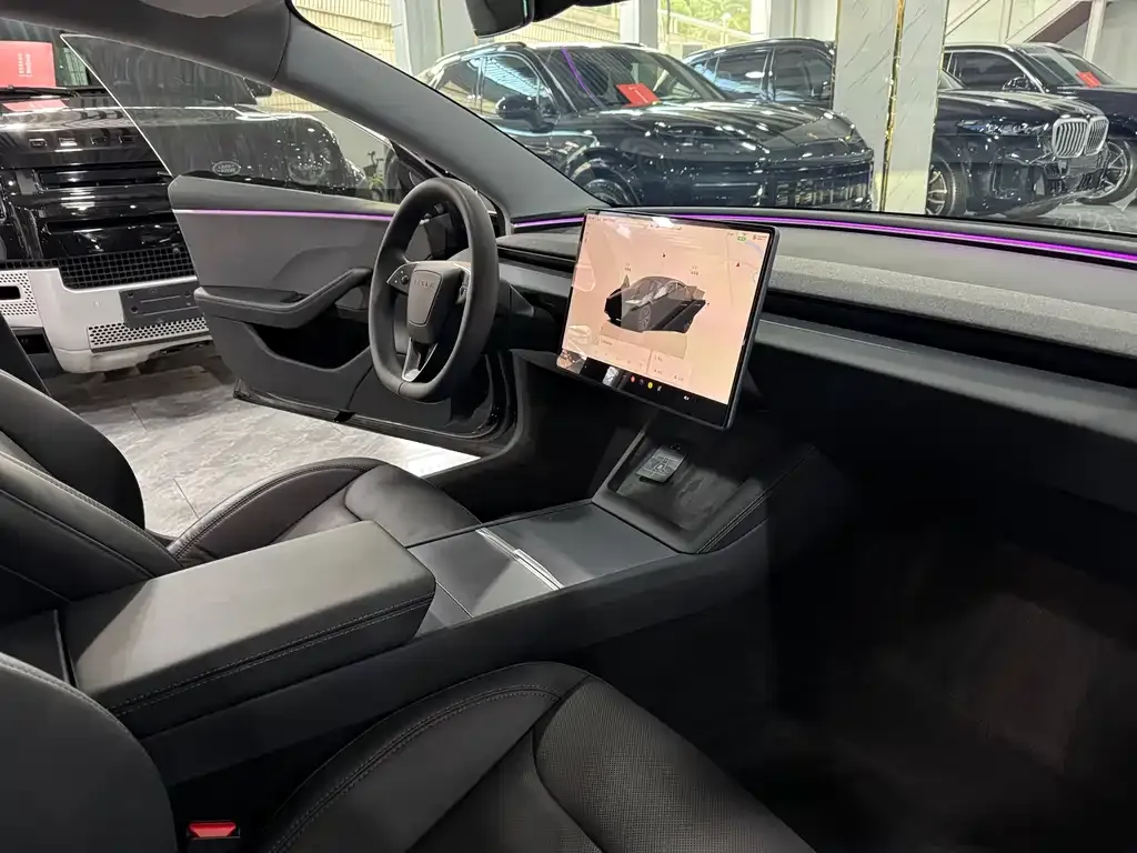 Tesla Model 3 — фото 5