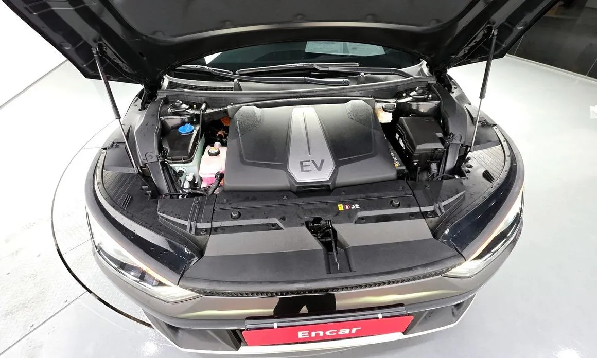Kia EV6 — фото 8