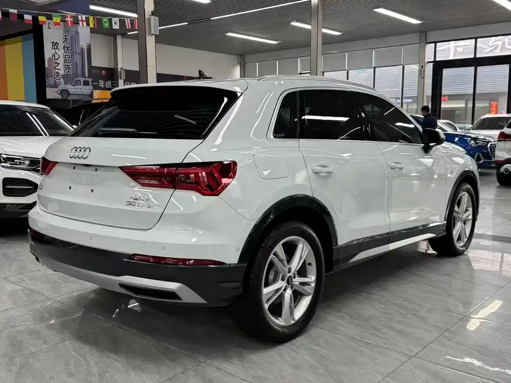 Audi Q3 — фото 3