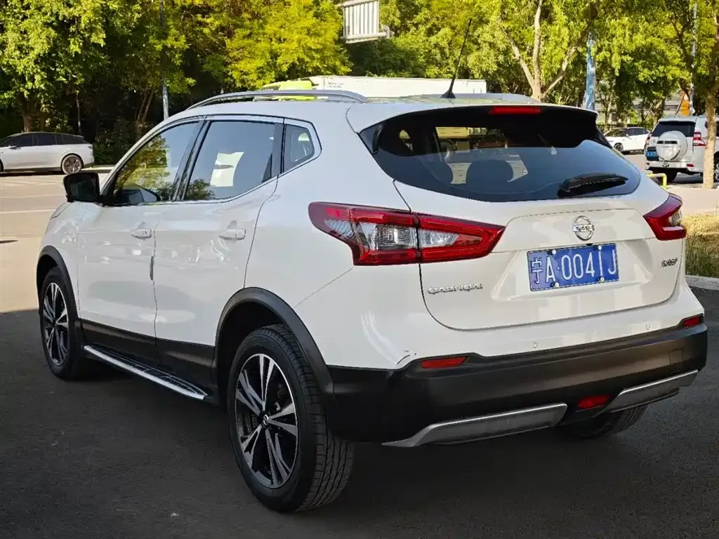 Nissan Qashqai — фото 8