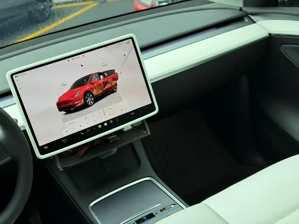 Tesla Model Y — фото 3