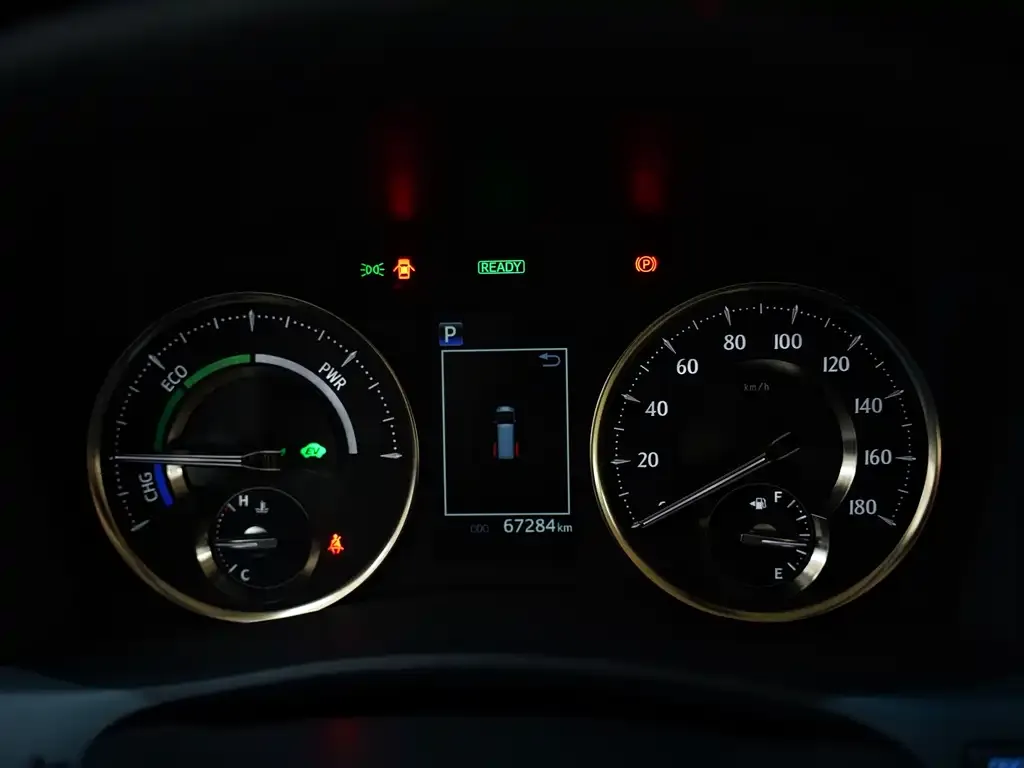 Toyota Alphard — фото 2
